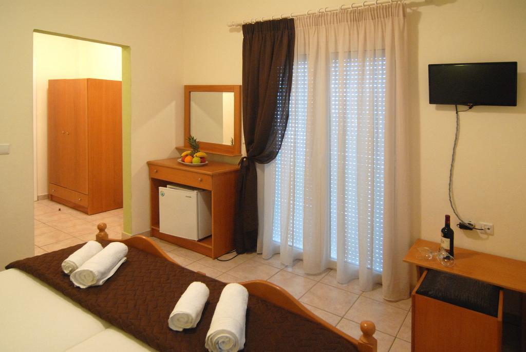 Apollon Hotel Paralía Quarto foto